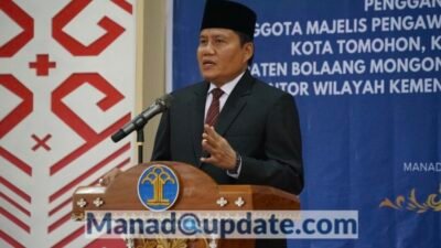 Kurniaman Telaumbanua saat memimpin langsung acara pelantikan dan pengambilan sumpah/janji Pengganti Antar Waktu (PAW) Majelis Pengawas Daerah (MPD) Notaris Kota Bitung, Kota Tomohon, Kabupaten Minahasa, dan Kabupaten Bolaang Mongondow, Jumat (17/01)