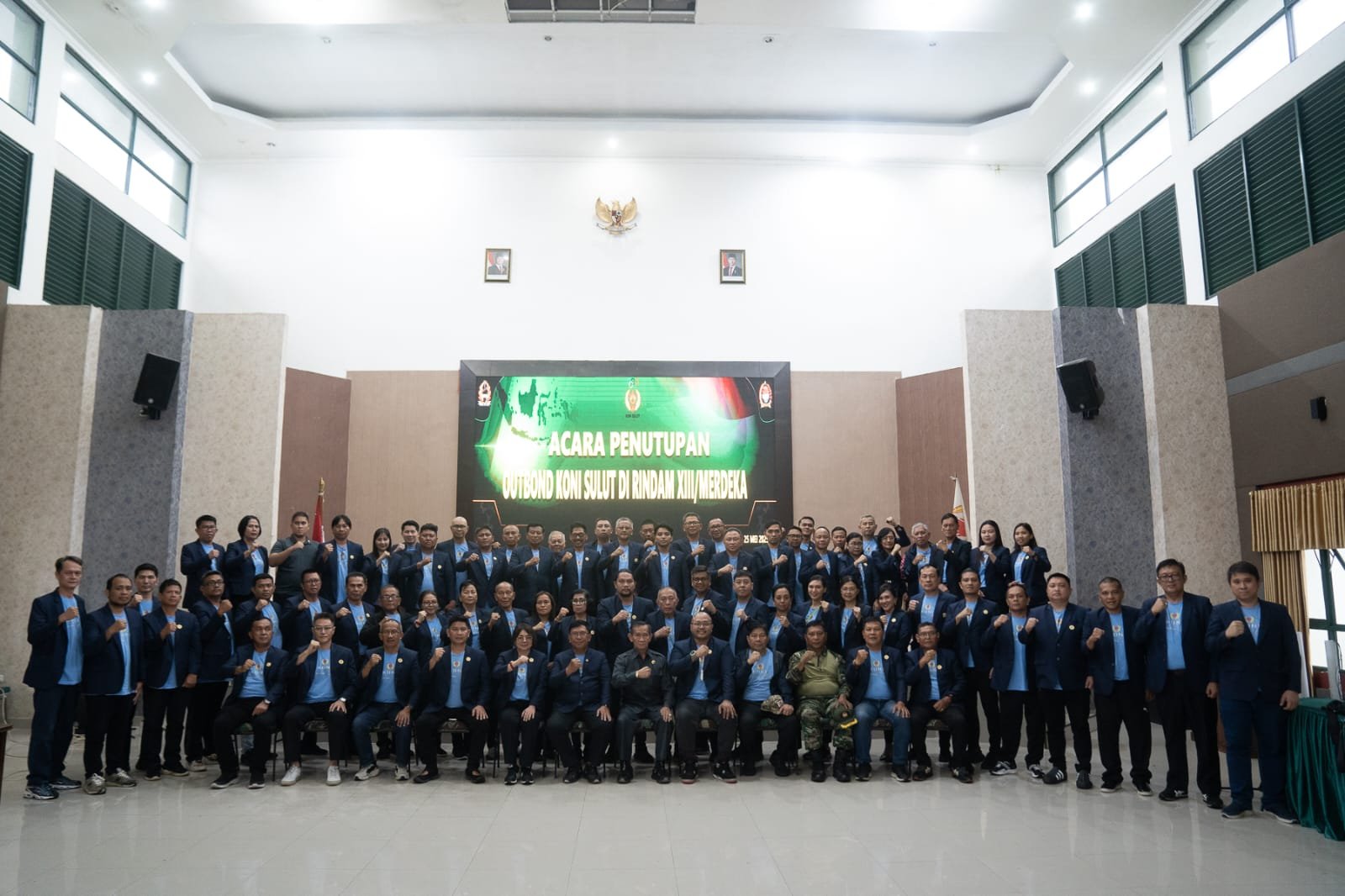 Terbentuknya Pengda KONI Sulut periode 2025-2029 menjadi tonggak awal kemajuan olahraga sulut. Terlihat Ketua Koni Sulut berfoto bersama seluruh pengda Koni Sulut di Aula Rindam XIII Merdeka Tomohon usai Upacara Penutupan Giat Outbond, Minggu 25 Mei 2025.