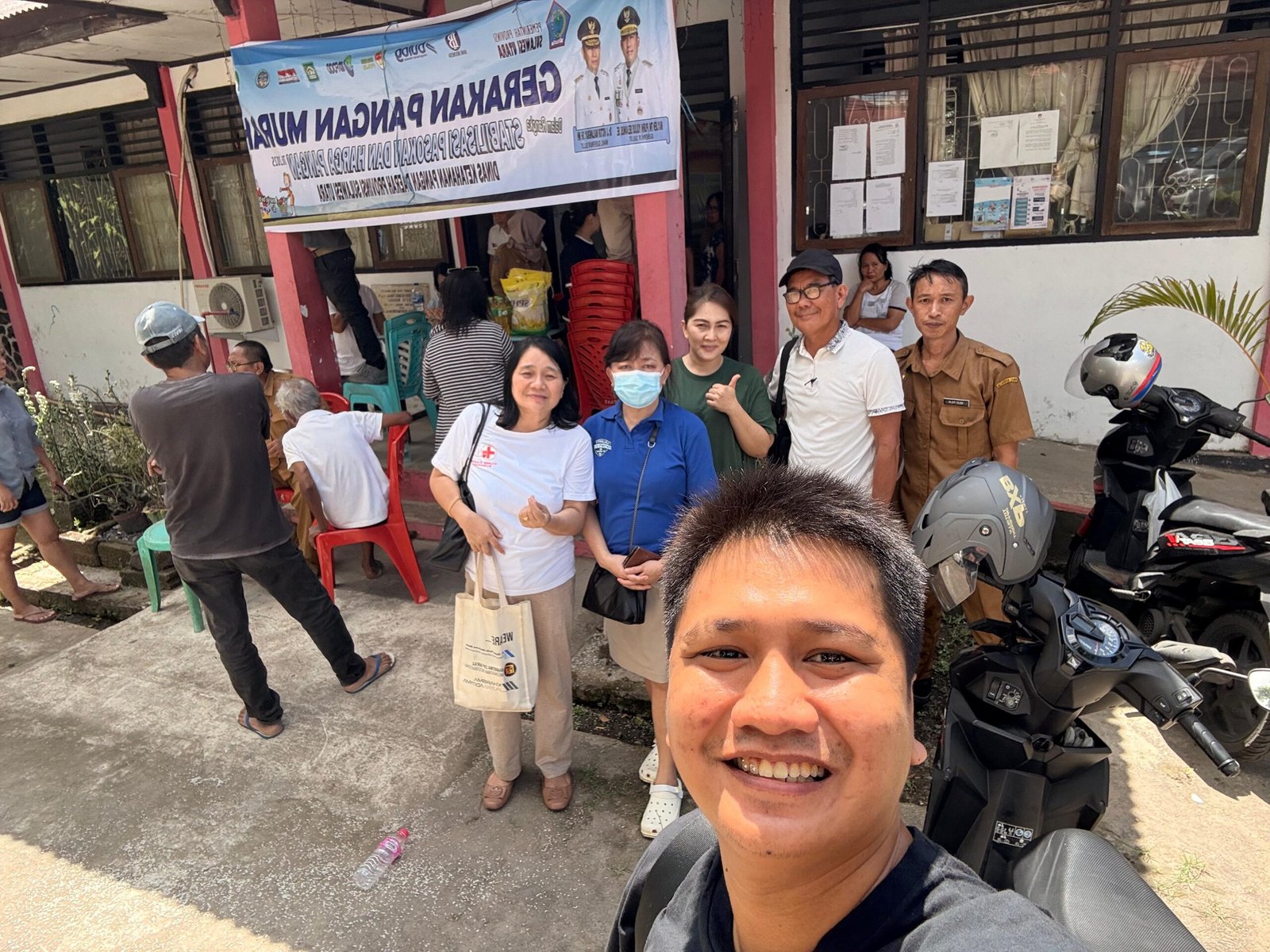 Atas arahan Gubernur Yulius Selvanus, Pemerintah Provinsi melalui Dinas Ketahanan Pangan Sulut menggelar Gerakan Pangan Murah di sejumlah lokasi di Kota Manado, Selasa 02/09/2025.