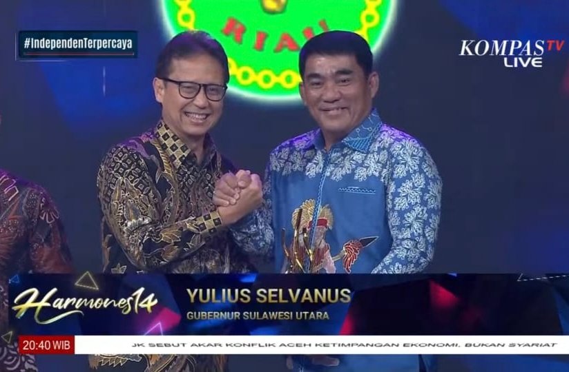 Gubernur Sulawesi Utara Yulius Selvanus Komaling (YSK) menerima penghargaan dari Kompas TV, Kamis (11/9/2025) di The Tribrata, Hotel & Convention Center Darmawangsa Jakarta.