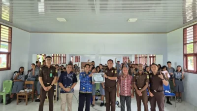 Dipimpin Kasi Intel Kejari Talaud, Program Jaksa Masuk Sekolah di Berjalan Lancar, Ini yang Ditekankan 
