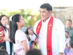 Kembali Jadi Engku, Gubernur YSK Melayani Anak Sekolah Minggu dengan Sepenuh Hati ‎