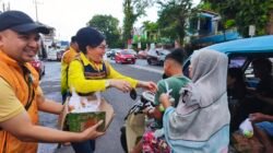 Momen Puasa, Anggota DPR RI Christiany Eugenia Paruntu Bersama Pengurus Golkar Sulut Bagikan Takjil untuk Masyarakat 