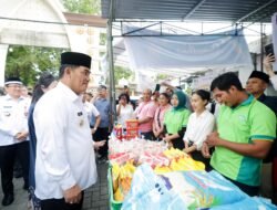 Pastikan Distribusi Aman, Gubernur Yulius Tinjau Pelaksanaan Gerakan Pangan Murah di Kabupaten/Kota