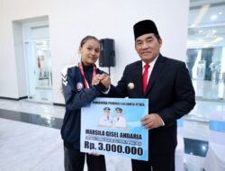 Gubernur Yulius Selvanus Serahkan Bonus Atlet Berprestasi, Bukti Komitmen Pemprov Majukan Olahraga Sulut