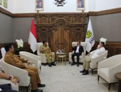 Temui Bahlil, Gubernur Yulius Ungkap Strategi Baru Pacu Legalitas WPR dan IPR, Demi Tambang Rakyat